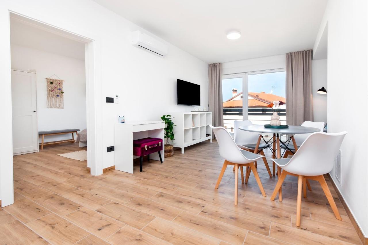 Apartments Sunrise & Sunset Rovigno Esterno foto