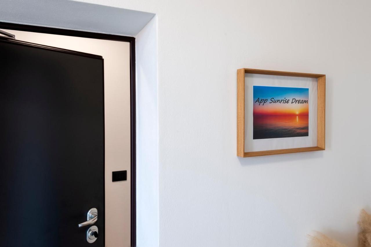 Apartments Sunrise & Sunset Rovigno Esterno foto