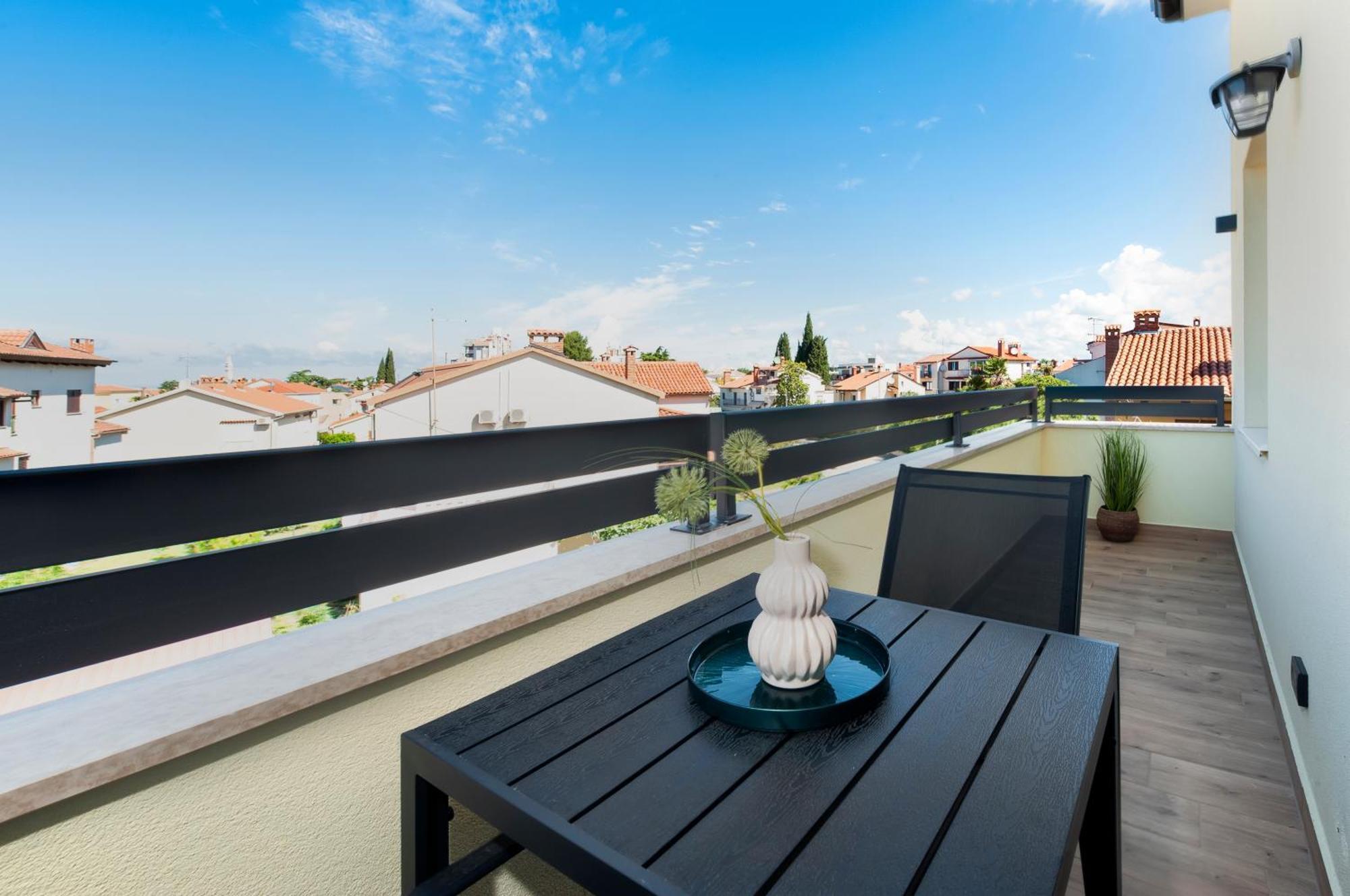 Apartments Sunrise & Sunset Rovigno Esterno foto